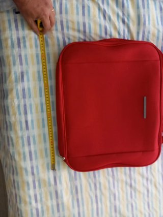 Juego de maletas rojas