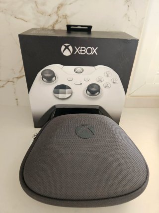 Xbox One X + Mando Élite