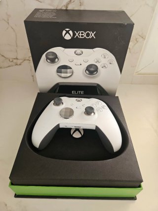 Xbox One X + Mando Élite