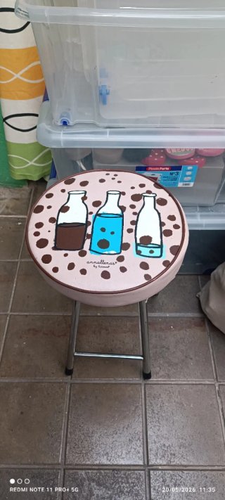 Taburete plegable decorado