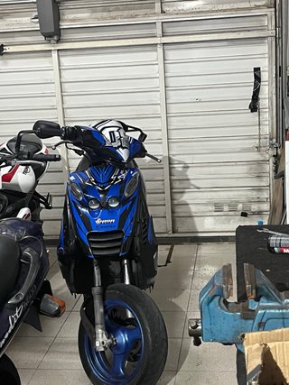 Beta Ark 50cc Scooter Azul