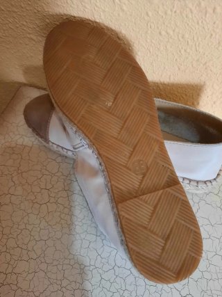 Alpargatas  marca Fabiolas.Piel Beige y Marrón