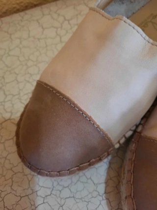 Alpargatas  marca Fabiolas.Piel Beige y Marrón