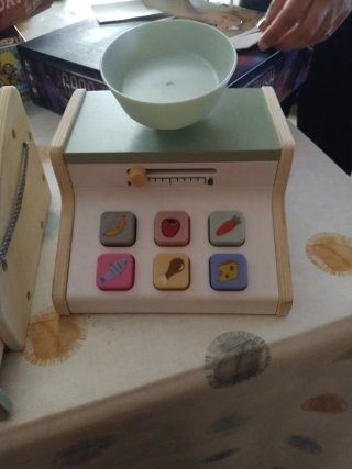 Caja registradora y báscula de madera infantil
