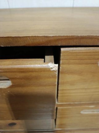 Mueblecito de madera con 5 cajones medid 46*60*30