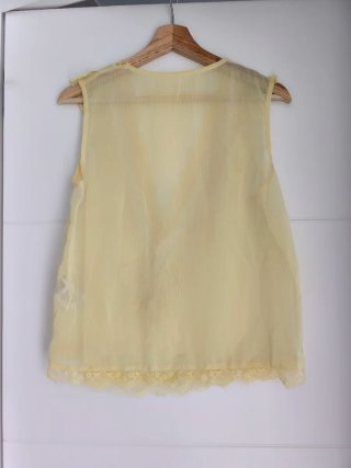 Blusa Shein amarilla con volantes