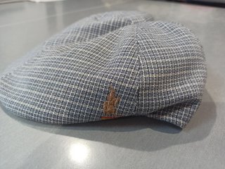 Gorra cuadros azul y gris bordada