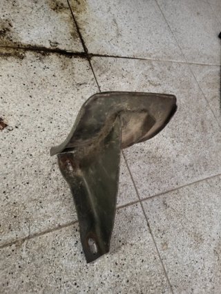 Soporte Rueda Repuesto Jeep Willy Inferior