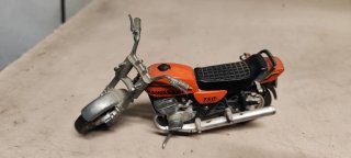 Maqueta Moto Kawasaki 750 Naranja