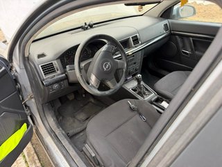 🔧 Opel Signum 2.2 DiG 2003 para arreglar o piezas