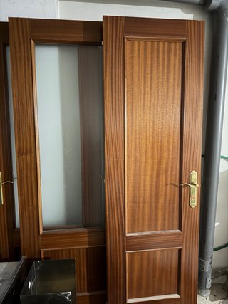 Puertas de madera con cristal y lisas