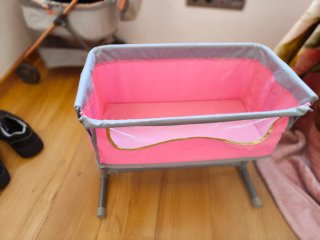 Cuna para muñecas rosa