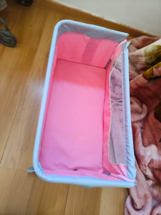 Cuna para muñecas rosa