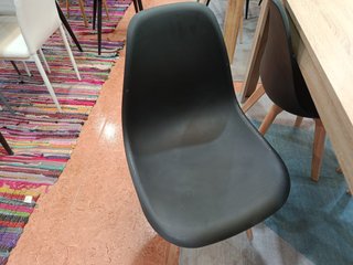 Mesa Comedor 140cm + 4 Sillas