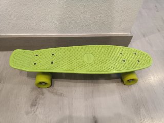Monopatín niño verde