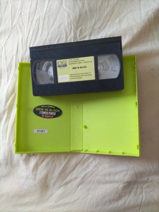 Men in Black VHS (Español/Inglés)