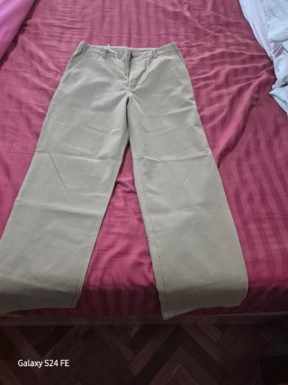 Pantalón chino beige