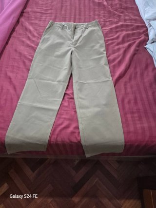 Pantalón chino beige