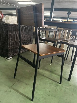 Mesa comedor y 4 sillas madera y metal