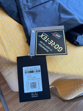 Cortavientos Arc'teryx Negro