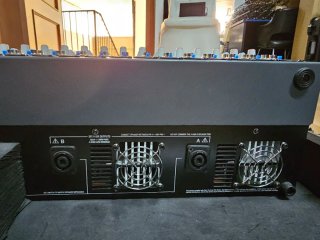 Mesa autoamplificada Allen & Heath PA20-CP