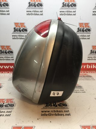 BAUL USADO MARCA GIVI SIMPLY 45L CON UNA LLAVE