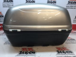 BAUL USADO MARCA GIVI SIMPLY 45L CON UNA LLAVE