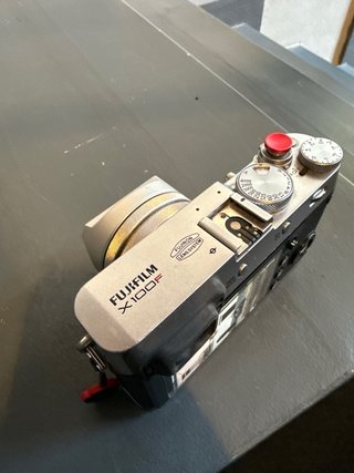 Fujifilm X100F