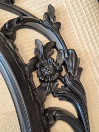 Marco de espejo negro ornamentado Ikea Ung drill