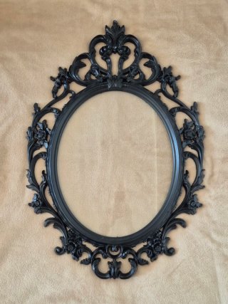 Marco de espejo negro ornamentado Ikea Ung drill