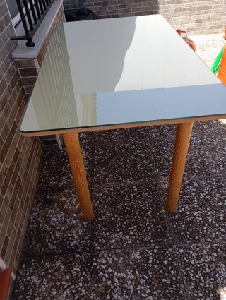 Mesa rectangular con cristal