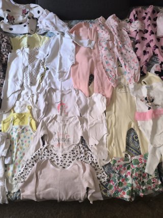 Lote Ropa Bebé Niña tallas:0-3,3-6,6-12 meses.