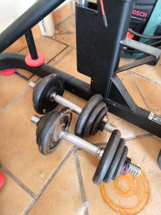 Equipo de gimnasio en casa
