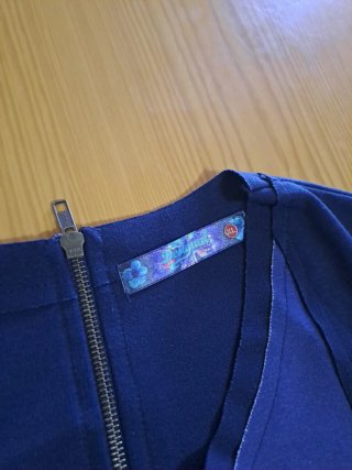 Vestido Desigual azul con estampado multicolor