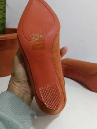 Zapatos de tacón naranjas ante