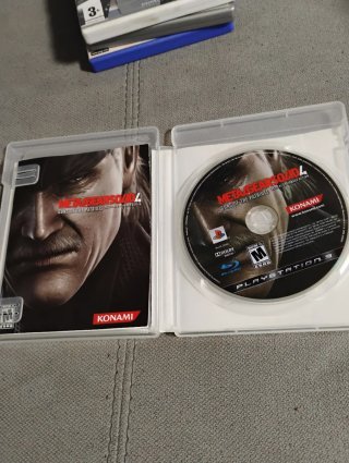 Metal Gear Solid 4 PS3 Guns of the Patriots