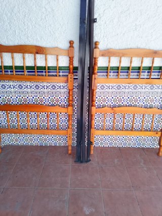 Cama litera de madera maciza y metal