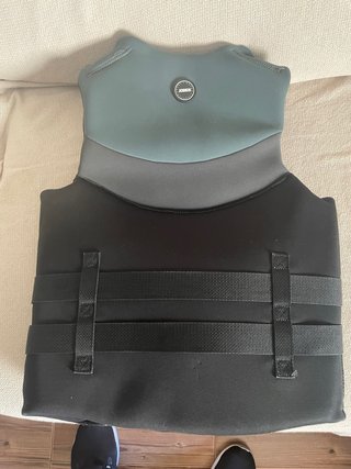 Chaleco Jobe Moto Agua Negro/Verde
