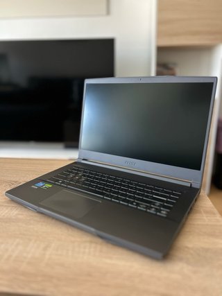 MSI Thin i7/4050/16gb ram/15” /abril /2025