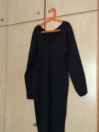 Mono negro con brillos