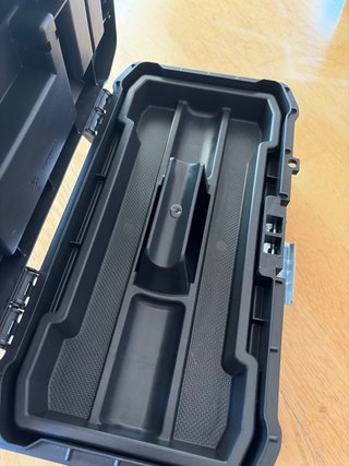 Caja de herramientas Stanley negra y amarilla