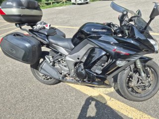 Kawasaki Z1000 SX Negra