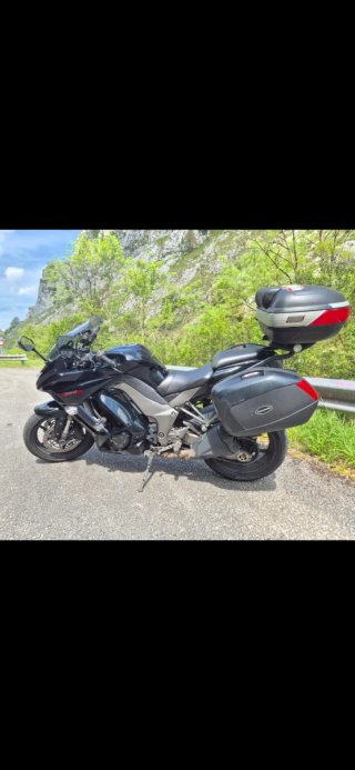 Kawasaki Z1000 SX Negra