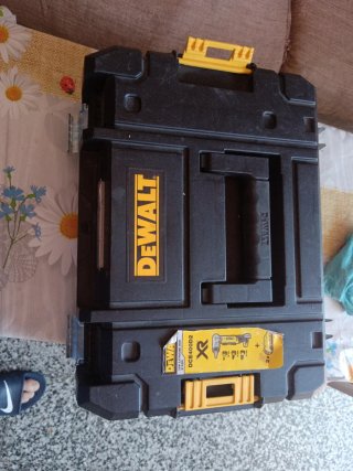 Taladro Dewalt 18V con maletín