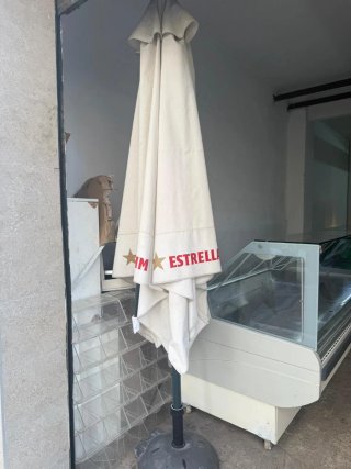 Sombrilla Estrella Damm