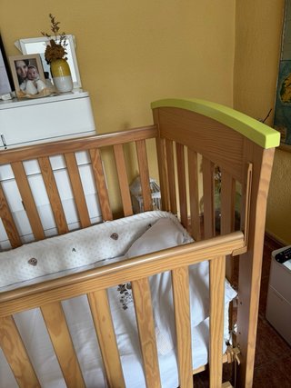 Cuna cama de madera maciza Marca Trama