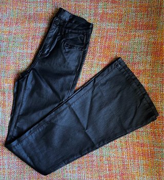 Pantalón de cuero campana negro