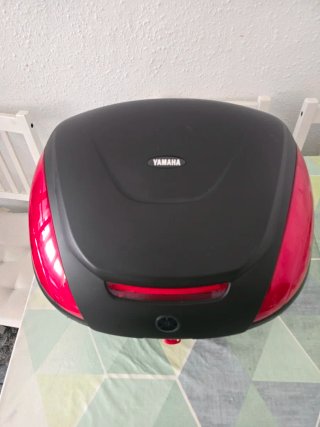 Baul moto Yamaha maleta top case cofre topcase