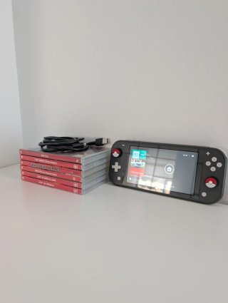 Nintendo Switch Lite Negra + Cargador Nintendo