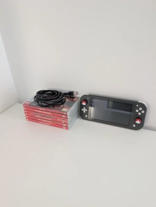 Nintendo Switch Lite Negra + Cargador Nintendo